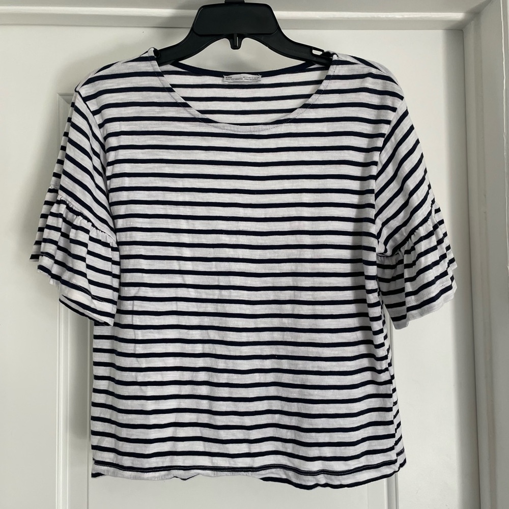 Zara top size Small